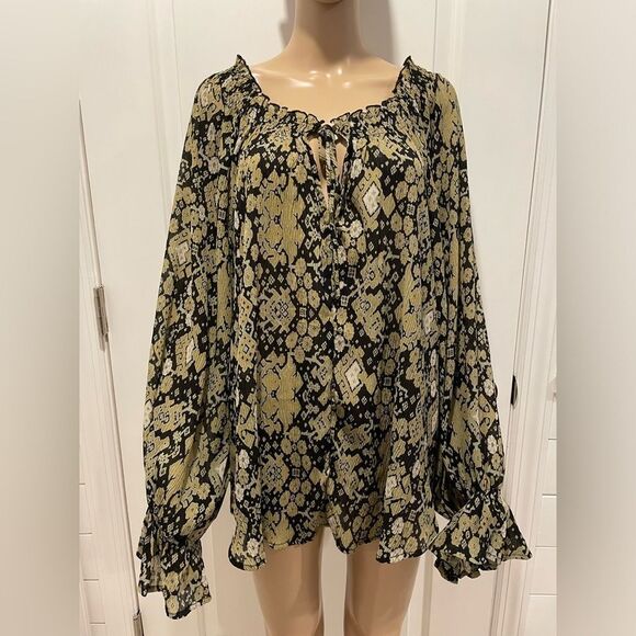 Meritt Tops - Merritt Floral Black and Gold Women's Top size XL